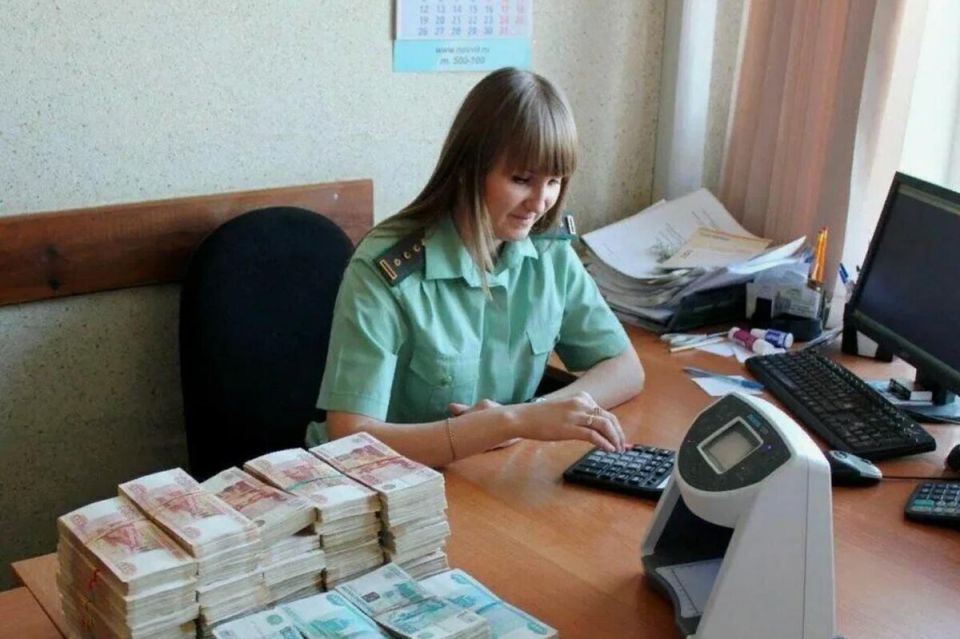 Списания со счетов: когда долг может превысить лимит?