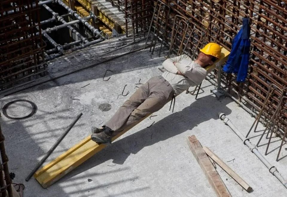 Застройщики получают еще год на уклонение от штрафов за задержку жилья