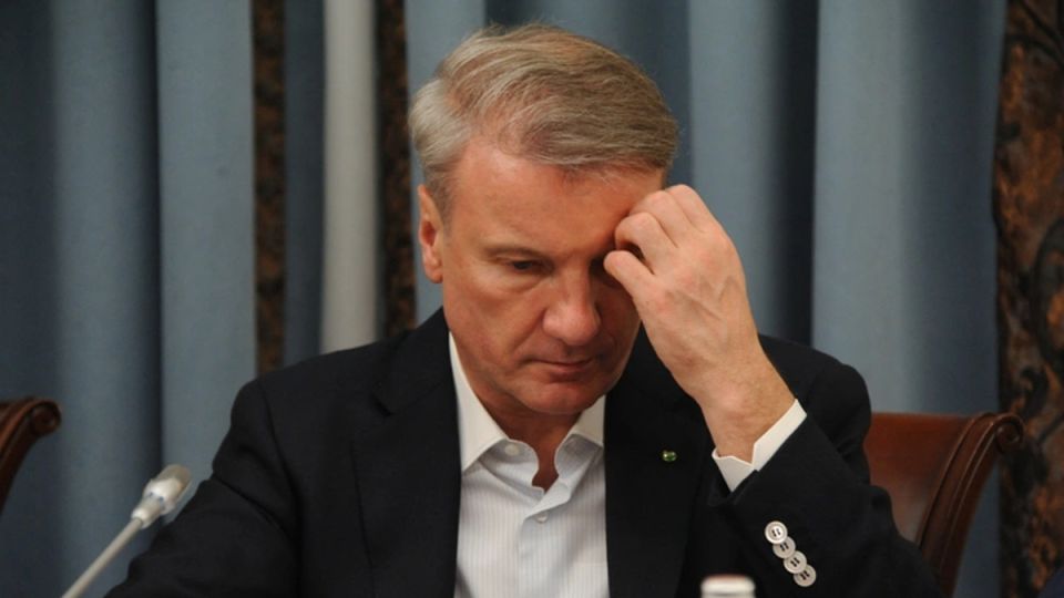 Сбербанк анонсировал подорожание карт: что это значит для клиентов?