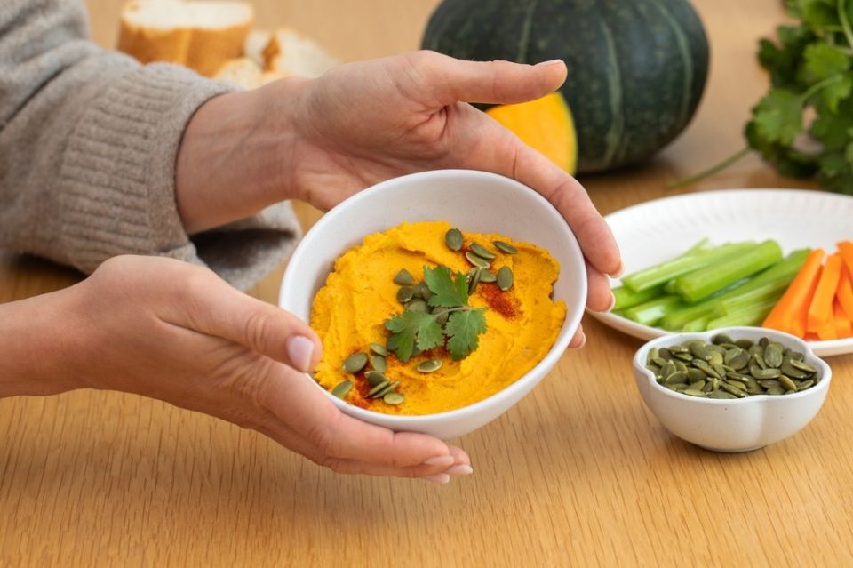 Чем заменить майонез в салатах и других блюдах