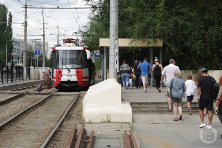       100 