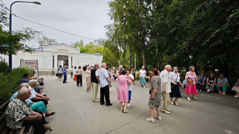 Поздравляем с Днем России!