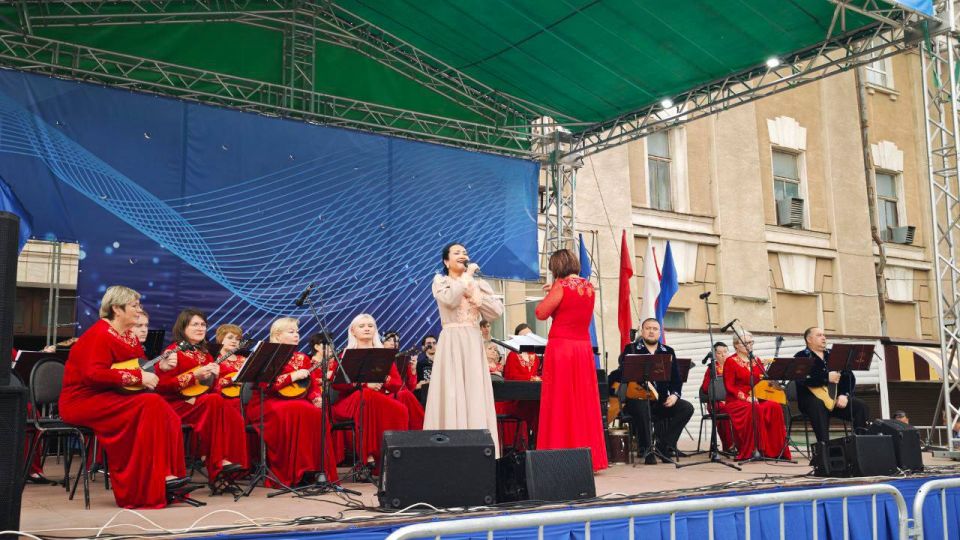 Поздравляем с Днем России!