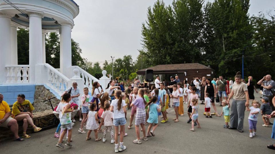 Поздравляем с Днем России!