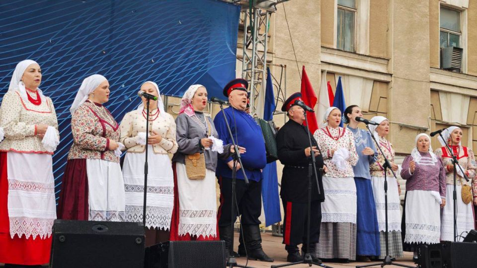 Поздравляем с Днем России!