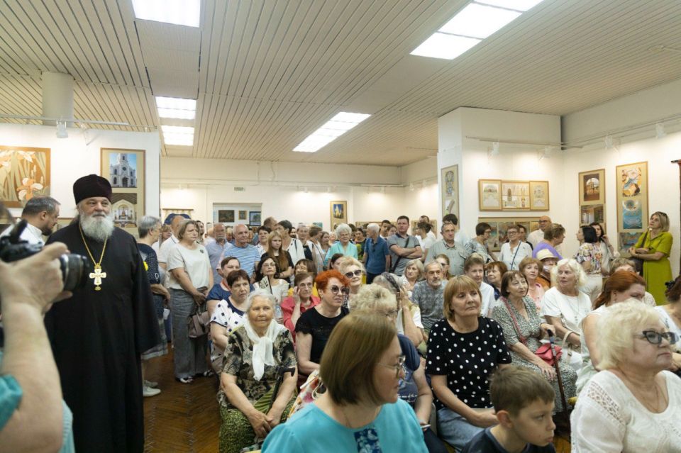 12 июня, в День России, открыли персональную выставку Ирины Бароха &quot;Тебе, Господи!&quot;