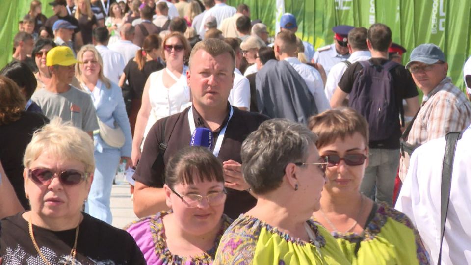 Сегодня на Всероссийском Дне поля работали несколько наших съемочных групп