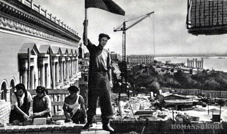   -   1  . .        1952   2    (  . )