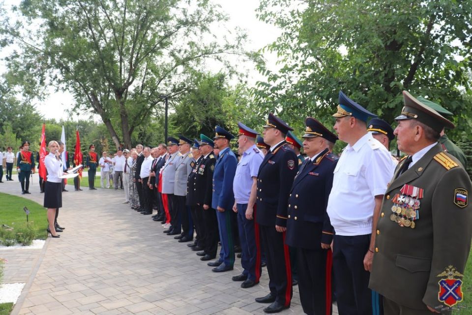 В Волгограде состоялась торжественная церемония открытия бюста генерал-лейтенанта Александра Воронина