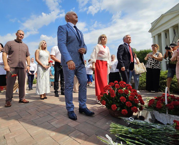Сегодня в Волжском состоялся торжественный митинг, посвящённый 71-й годовщине со дня основания города