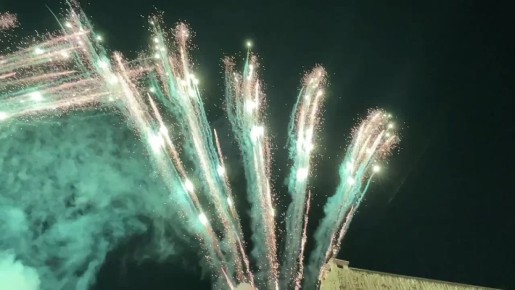 А вот и праздничный фейерверк в Волжском!