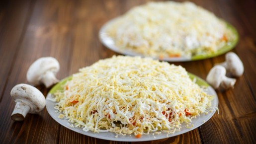 Быстро и очень вкусно: этот салат с особым ингредиентом мигом затмит надоевшее оливье