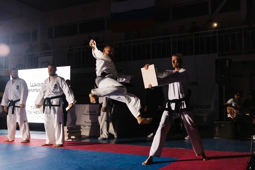 ПРАЗДНИК СПОРТА ДЛЯ ДЕТЕЙ И ВЗРОСЛЫХ ПРАЗДНИК СПОРТА ДЛЯ ДЕТЕЙ И ВЗРОСЛЫХ