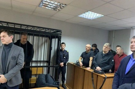50 лет тюрьмы на пятерых: в Волгограде вынесли приговор экс-депутатам и их сообщникам за мошенничество с ОСАГО на 80 млн рублей