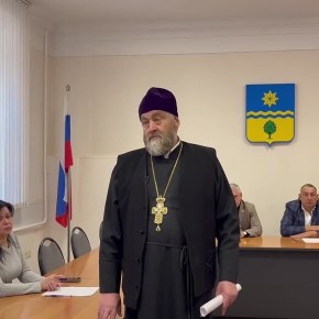 Настоятель храма Серафима Саровского, протоиерей Петр Симора, пригласил волжан принять участие в общегородском крестном ходе