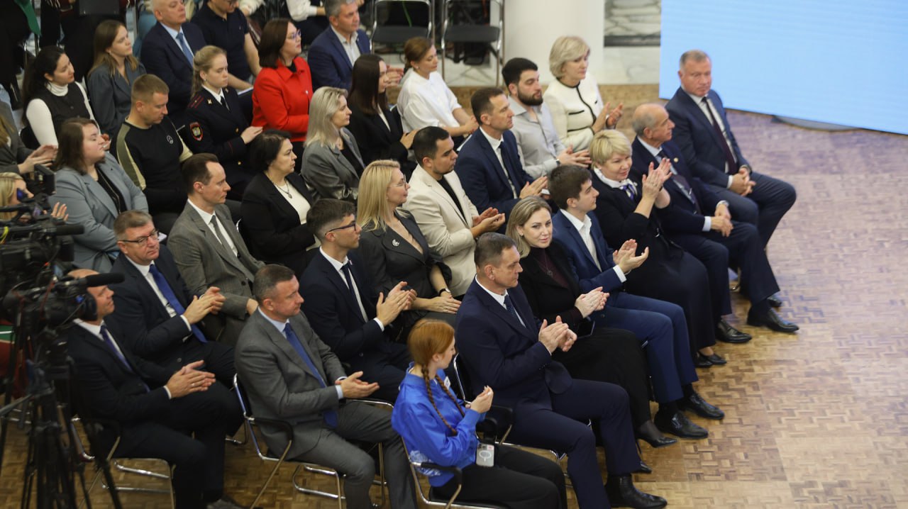 Итоги фестиваля #ТриЧетыре, вовлечение молодежи в выполнение программ развития Волгоградской области стали темами расширенной встречи губернатора Андрея Бочарова с организаторами и участниками ежегодного феста Итоги фестиваля #ТриЧетыре, вовлечение молодежи в выполнение программ развития Волгоградской области стали темами расширенной встречи губернатора Андрея Бочарова с организаторами и участниками ежегодного феста
