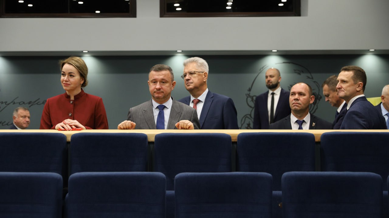 Итоги фестиваля #ТриЧетыре, вовлечение молодежи в выполнение программ развития Волгоградской области стали темами расширенной встречи губернатора Андрея Бочарова с организаторами и участниками ежегодного феста Итоги фестиваля #ТриЧетыре, вовлечение молодежи в выполнение программ развития Волгоградской области стали темами расширенной встречи губернатора Андрея Бочарова с организаторами и участниками ежегодного феста