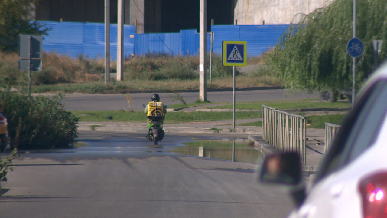 Среднюю зарплату водителей-курьеров назвали в Волгограде