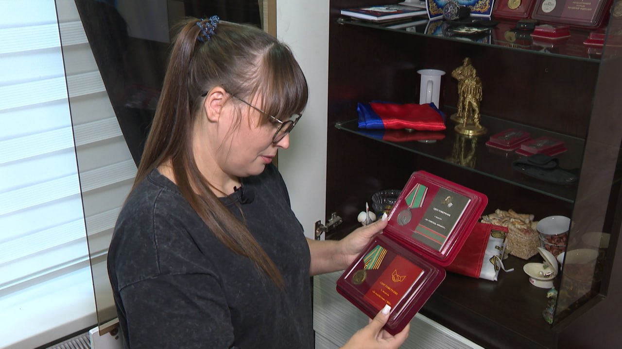 Жена бойца СВО из Волгограда лично доставляет гуманитарные грузы на передовую Жена бойца СВО из Волгограда лично доставляет гуманитарные грузы на передовую