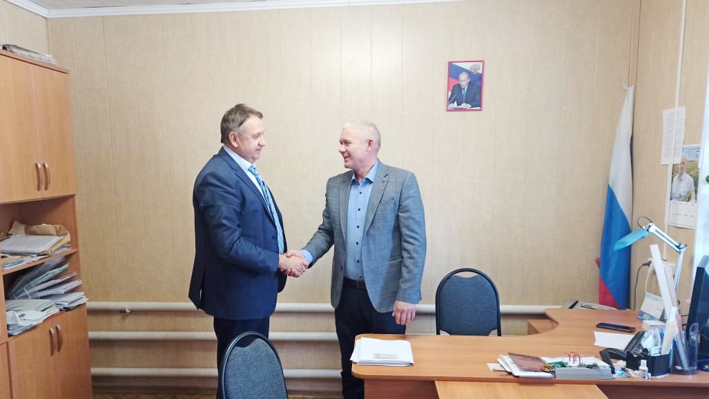 Сегодня в Алексеевском районе с рабочей поездкой побывал депутат Волгоградской областной Думы Валерий Могильный Сегодня в Алексеевском районе с рабочей поездкой побывал депутат Волгоградской областной Думы Валерий Могильный