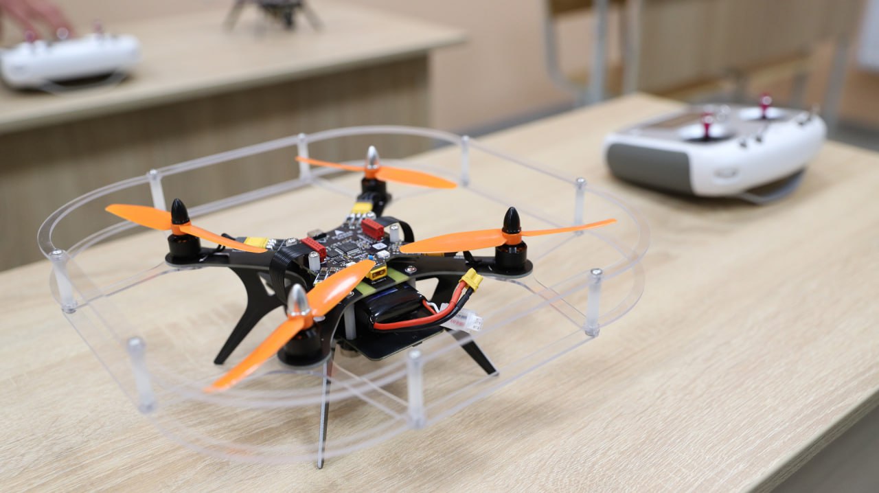 Средняя школа №121, расположенная на ул. Академика Бардина, распахнула свои двери для учащихся 1 сентября – ее появление позволило существенно повысить доступность образования для детей поселка ГЭС Средняя школа №121, расположенная на ул. Академика Бардина, распахнула свои двери для учащихся 1 сентября – ее появление позволило существенно повысить доступность образования для детей поселка ГЭС