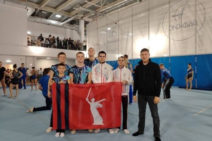 Четыре золота завоевали волгоградские акробаты в Северной столице