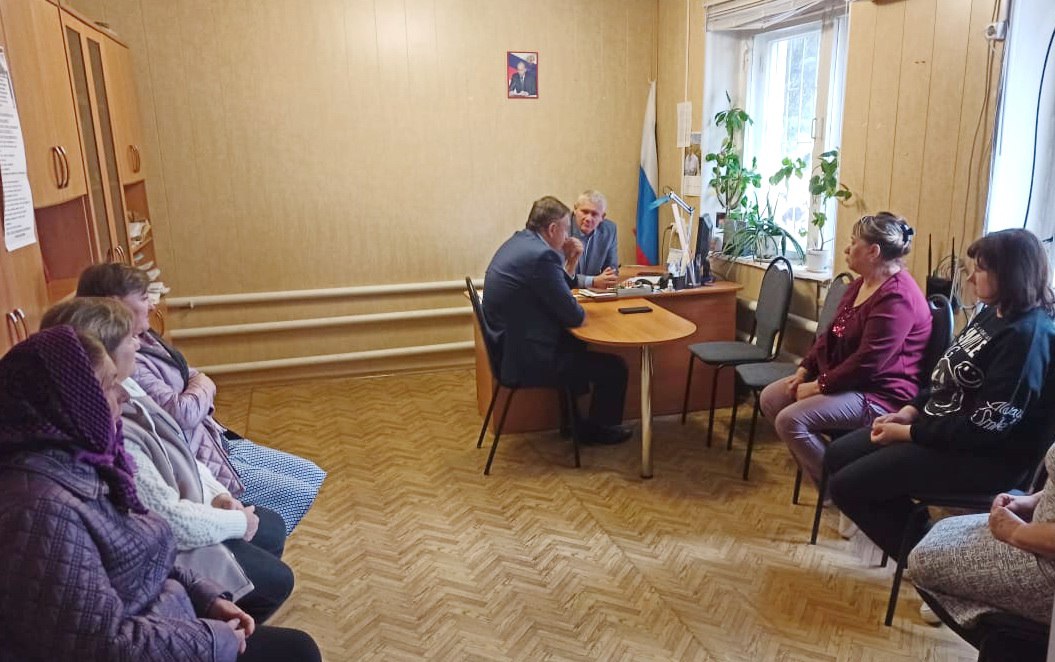 Сегодня в Алексеевском районе с рабочей поездкой побывал депутат Волгоградской областной Думы Валерий Могильный Сегодня в Алексеевском районе с рабочей поездкой побывал депутат Волгоградской областной Думы Валерий Могильный