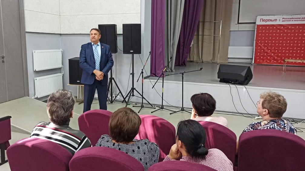 Сегодня в Алексеевском районе с рабочей поездкой побывал депутат Волгоградской областной Думы Валерий Могильный Сегодня в Алексеевском районе с рабочей поездкой побывал депутат Волгоградской областной Думы Валерий Могильный