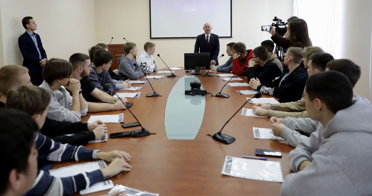 Сегодня, в День инженера-механика, в российских регионах проходит III Всероссийский научно-технологический диктант Сегодня, в День инженера-механика, в российских регионах проходит III Всероссийский научно-технологический диктант