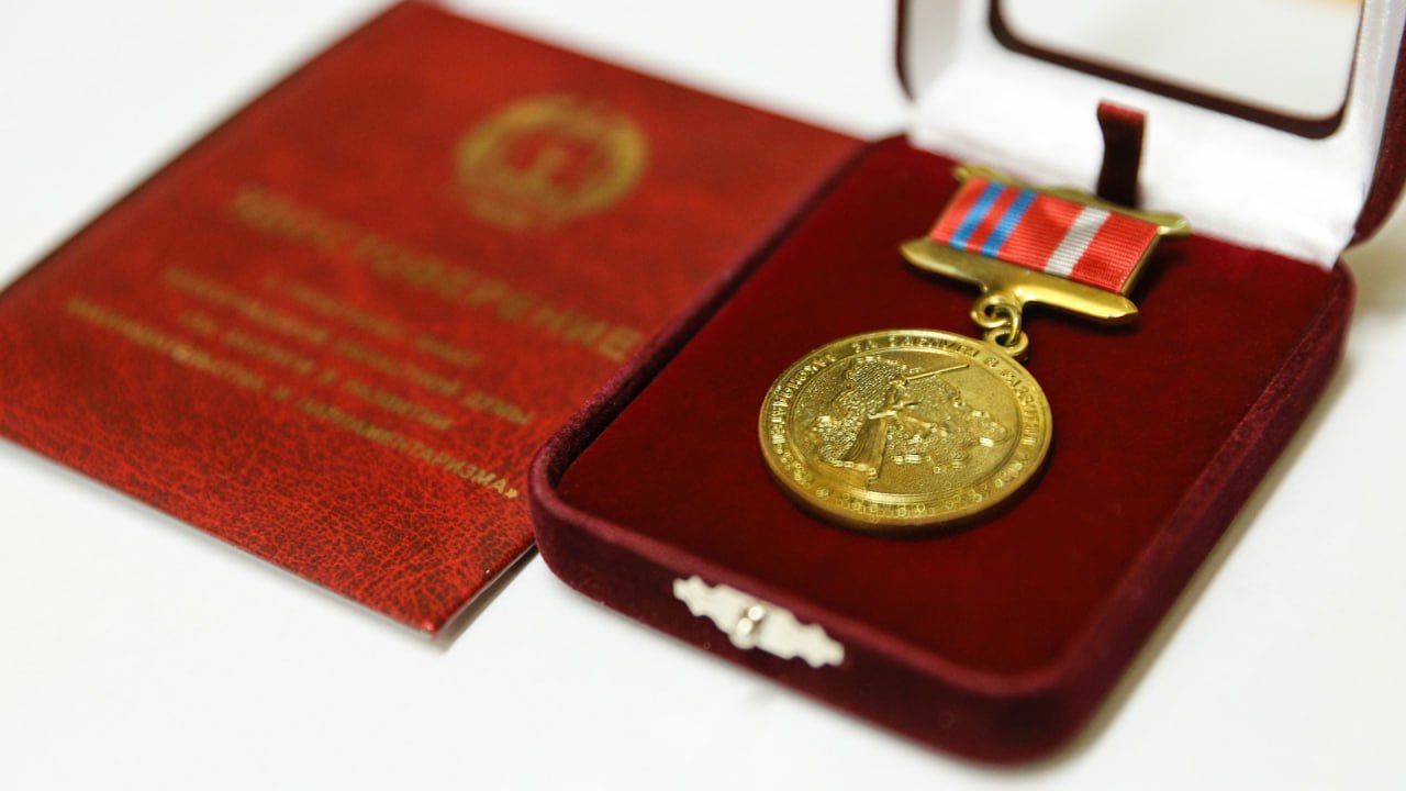 Юрий Стадник удостоен почетного знака Волгоградской области «За заслуги в развитии законодательства и парламентаризма»