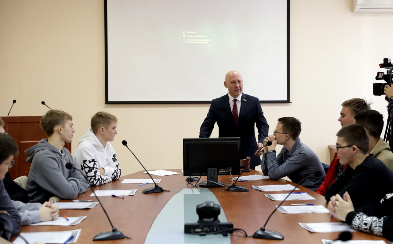 Сегодня, в День инженера-механика, в российских регионах проходит III Всероссийский научно-технологический диктант Сегодня, в День инженера-механика, в российских регионах проходит III Всероссийский научно-технологический диктант