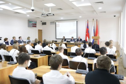 В гордуме Волгограда стартовал третий сезон образовательного проекта «Разговоры о важном»