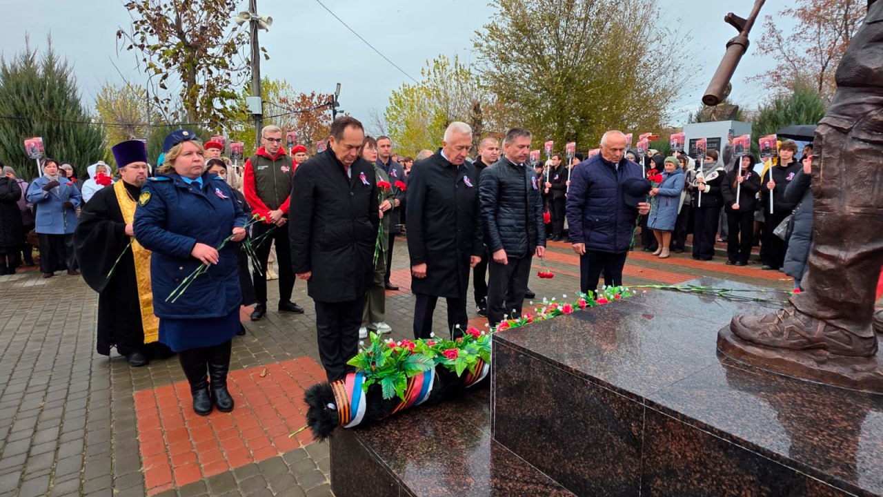 В Волгоградской области открыли памятник ветеранам боевых действий В Волгоградской области открыли памятник ветеранам боевых действий