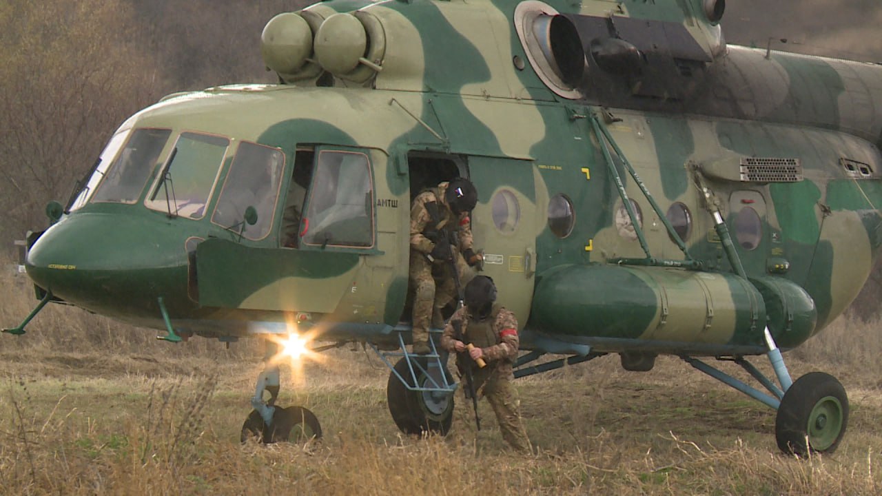 Силовики отработали методы борьбы с диверсантами в Волгоградской области Силовики отработали методы борьбы с диверсантами в Волгоградской области