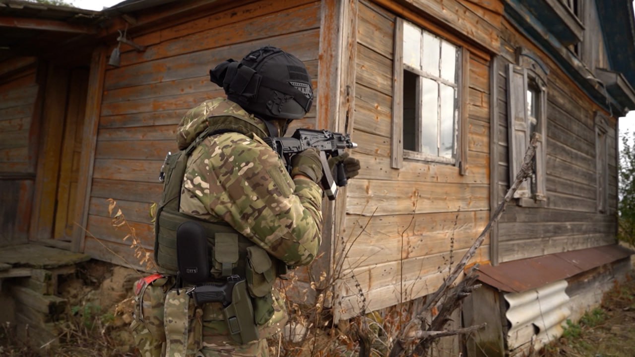 Силовики отработали методы борьбы с диверсантами в Волгоградской области Силовики отработали методы борьбы с диверсантами в Волгоградской области