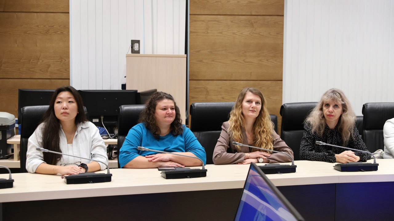 Сегодня с ознакомительной экскурсией в областной Думе побывали учителя информатики Тракторозаводского района Волгограда Сегодня с ознакомительной экскурсией в областной Думе побывали учителя информатики Тракторозаводского района Волгограда