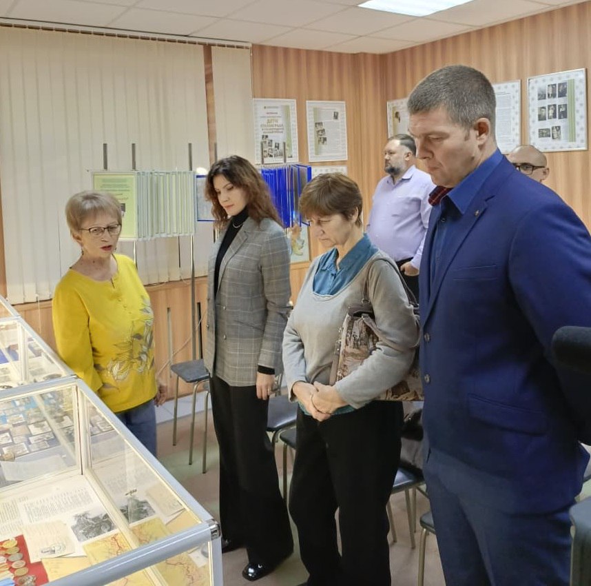 Аванс-показ раритетов из семейных архивов сталинградцев состоялся сегодня в Волгограде Аванс-показ раритетов из семейных архивов сталинградцев состоялся сегодня в Волгограде