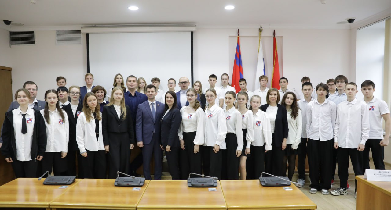 В гордуме Волгограда стартовал третий сезон образовательного проекта «Разговоры о важном» В гордуме Волгограда стартовал третий сезон образовательного проекта «Разговоры о важном»