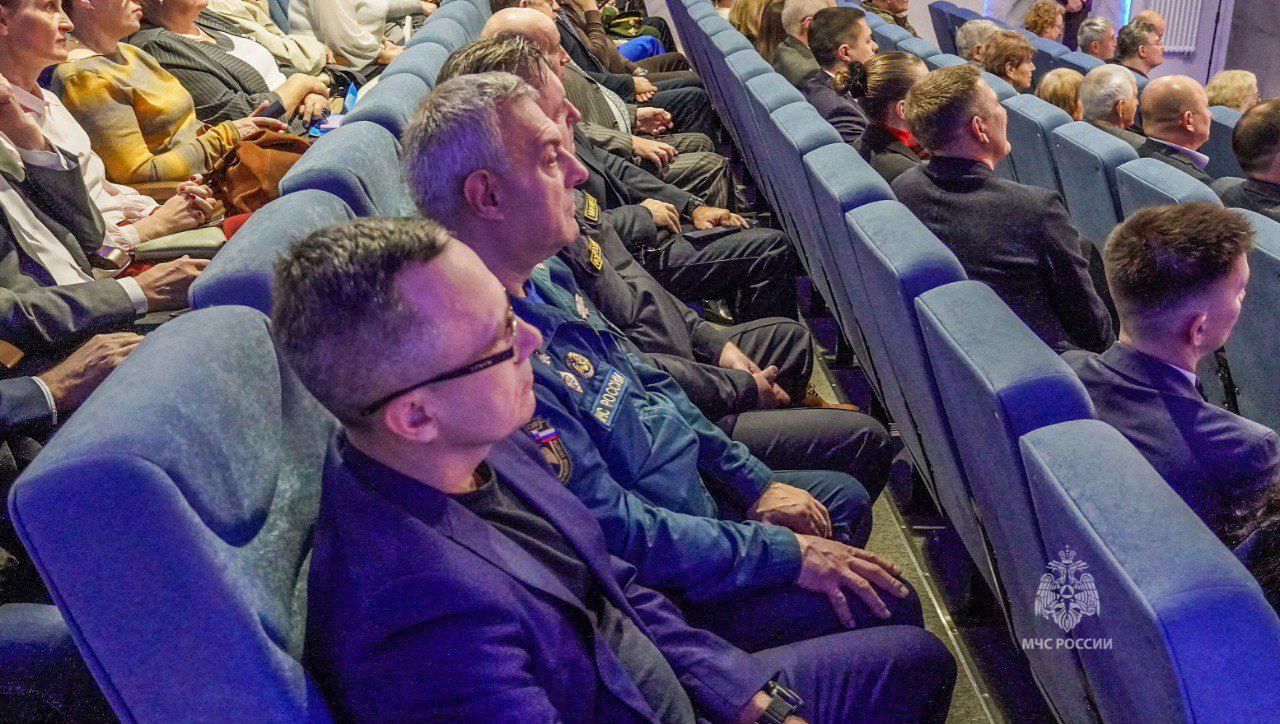 В Волгограде состоялся закрытый показ нового фильма «СталГРЭС. Стальное сердце Сталинграда» В Волгограде состоялся закрытый показ нового фильма «СталГРЭС. Стальное сердце Сталинграда»