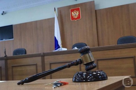 Суд под Волгоградом отправил в СИЗО 23-летнюю краснодарку за мошенничество