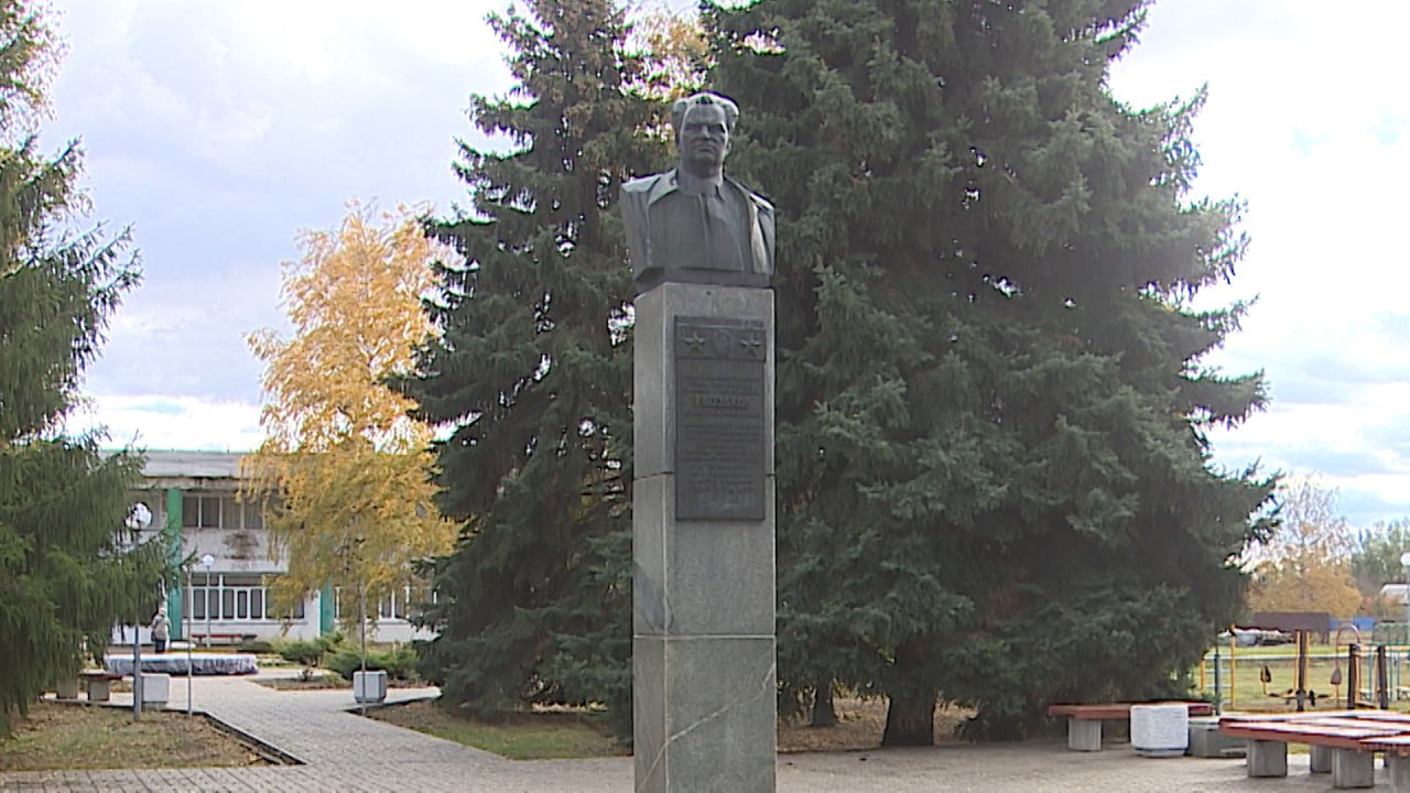 Трудовой подвиг хлебороба Прокофия Гвоздкова чтят в Волгоградской области Трудовой подвиг хлебороба Прокофия Гвоздкова чтят в Волгоградской области