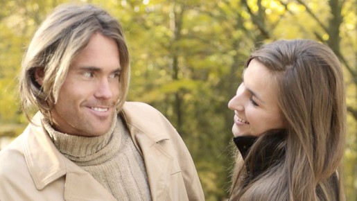 «С вами флиртуют»: психолог раскрыл секрет тайных сигналов от женщин