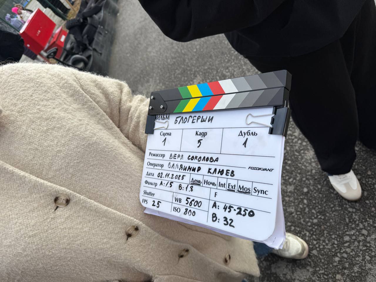 7 Главную героиню-волжанку в фильме «Блогерши» играет внучка известного режиссера Андрея Кончаловского – актриса Мария Михалкова-Кончаловская 7 Главную героиню-волжанку в фильме «Блогерши» играет внучка известного режиссера Андрея Кончаловского – актриса Мария Михалкова-Кончаловская