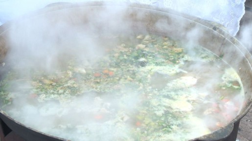 На фестивале русской кухни в ЦПКиО волгоградцам представили десятки блюд