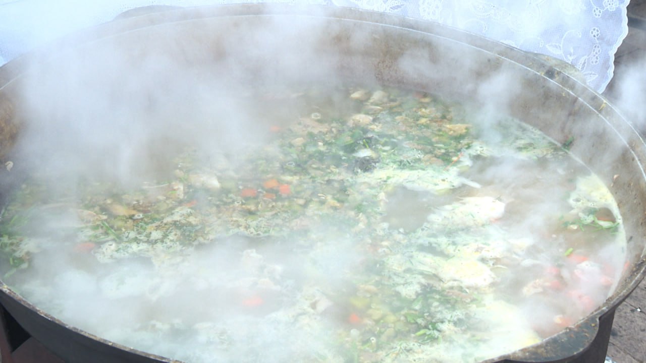 На фестивале русской кухни в ЦПКиО волгоградцам представили десятки блюд