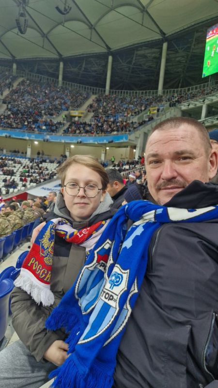 Сегодня депутат Алексей Васютенко отмечает свой день рождения, который совпадает с Днём народного единства – символично для человека, искренне любящего свою страну Сегодня депутат Алексей Васютенко отмечает свой день рождения, который совпадает с Днём народного единства – символично для человека, искренне любящего свою страну