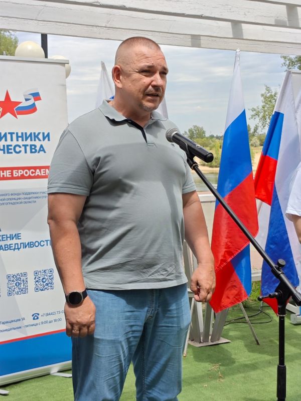 Сегодня депутат Алексей Васютенко отмечает свой день рождения, который совпадает с Днём народного единства – символично для человека, искренне любящего свою страну Сегодня депутат Алексей Васютенко отмечает свой день рождения, который совпадает с Днём народного единства – символично для человека, искренне любящего свою страну