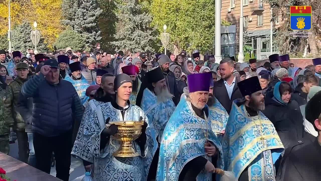 Крестный ход завершился митингом в центре Волгограда