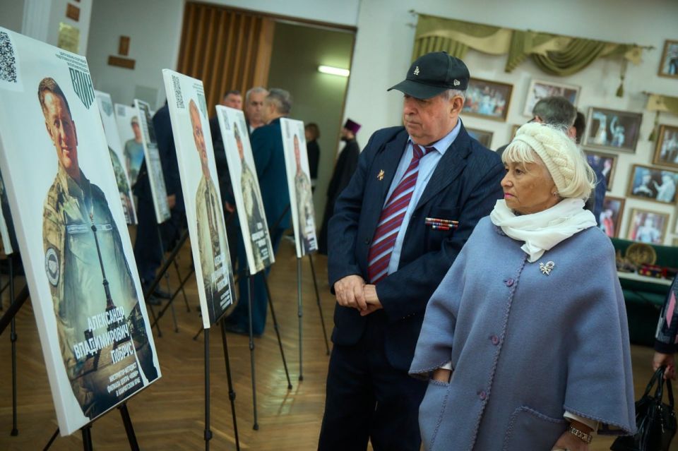 В Волгоградском музыкальном театре состоялась торжественная церемония открытия интерактивной выставки «Зал воинской славы» В Волгоградском музыкальном театре состоялась торжественная церемония открытия интерактивной выставки «Зал воинской славы»