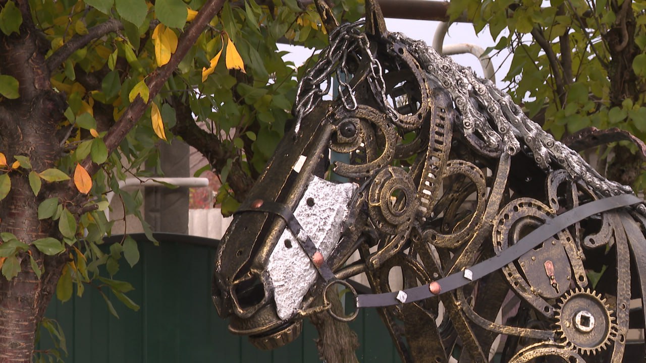 Мастер из Октябрьского района создал арт-объект в честь хлебопашцев Мастер из Октябрьского района создал арт-объект в честь хлебопашцев